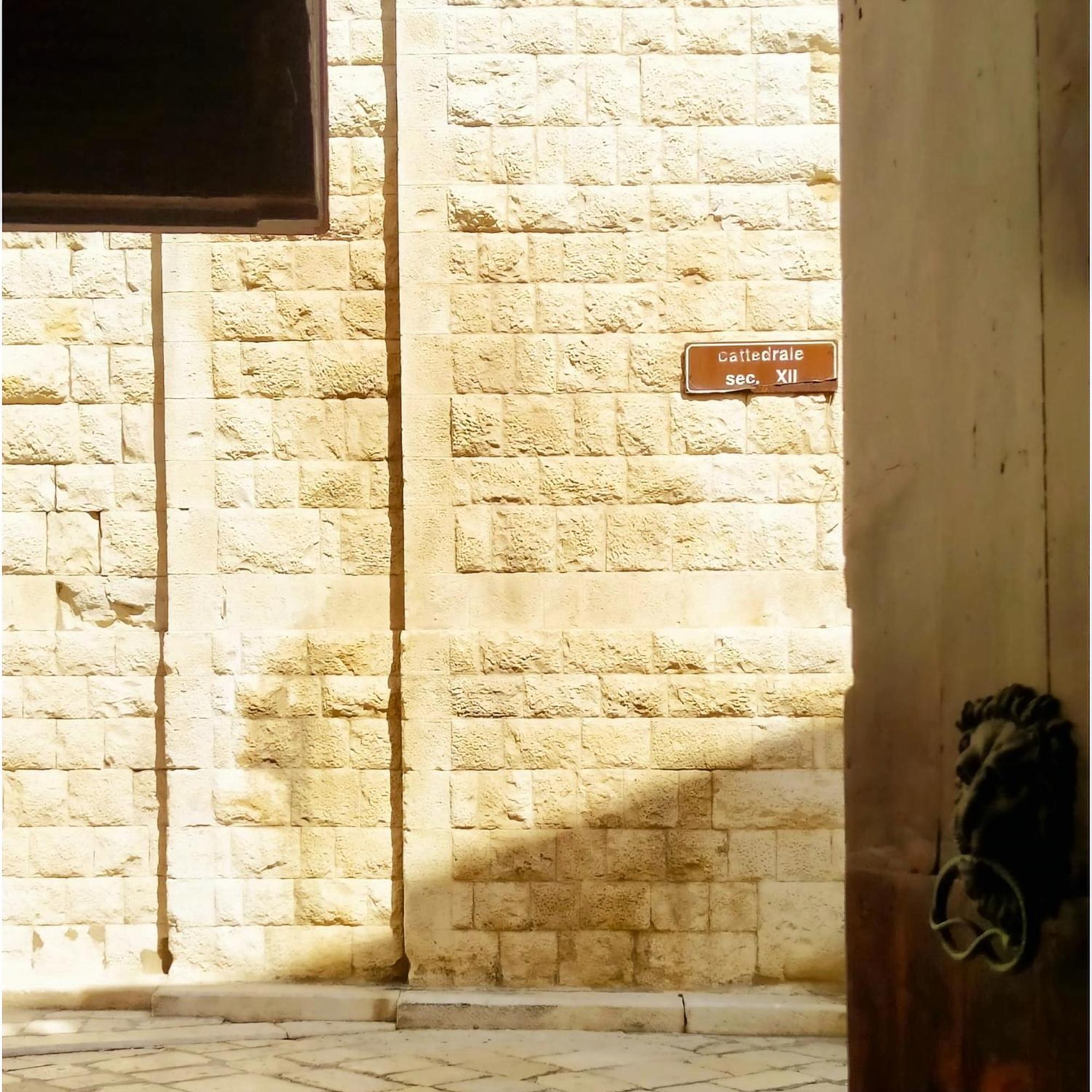Palazzo Framarino Dei Malatesta - Noble Floor - XIV Century โจวีนัซโซ ภายนอก รูปภาพ