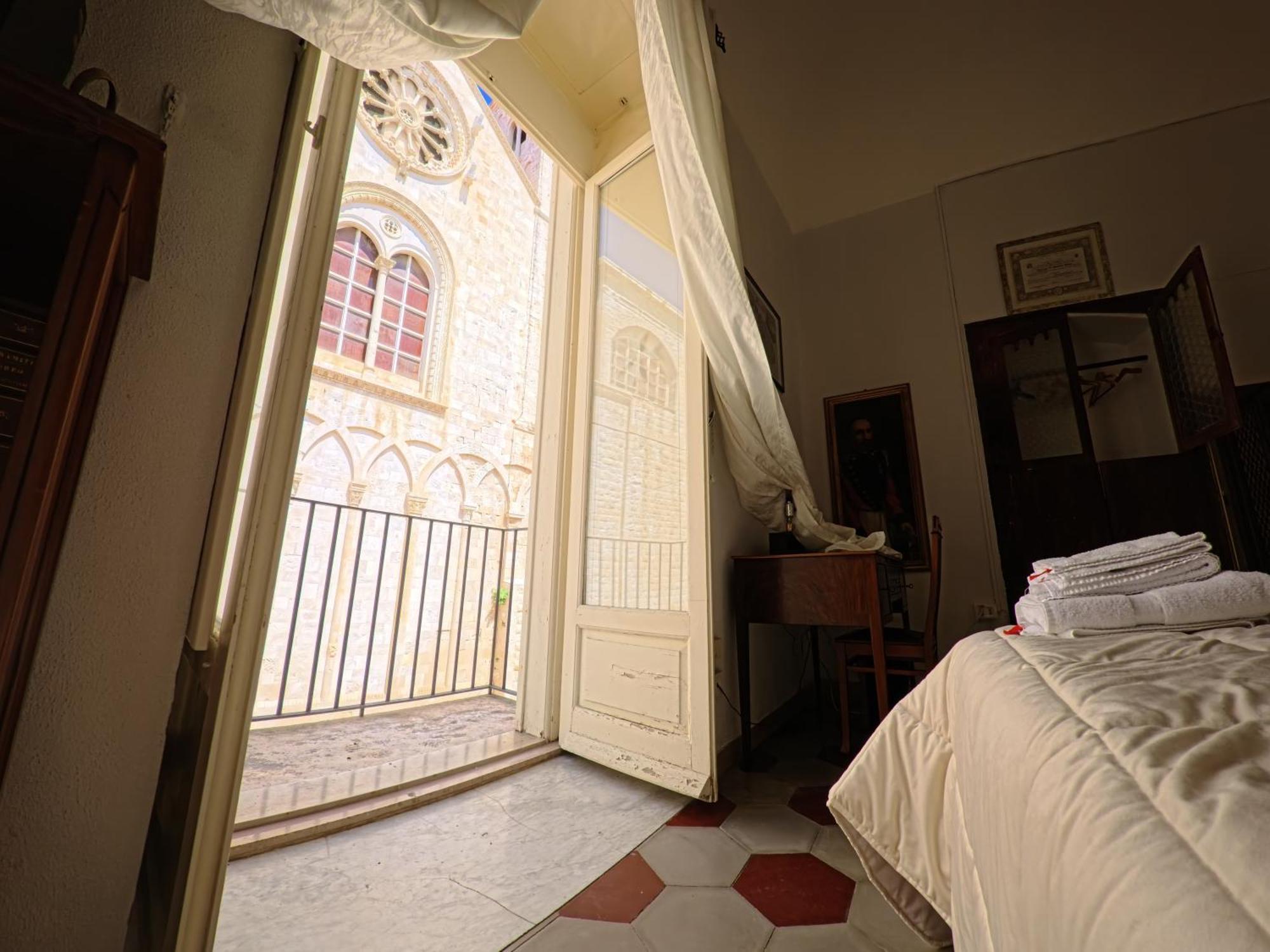 Palazzo Framarino Dei Malatesta - Noble Floor - XIV Century โจวีนัซโซ ภายนอก รูปภาพ