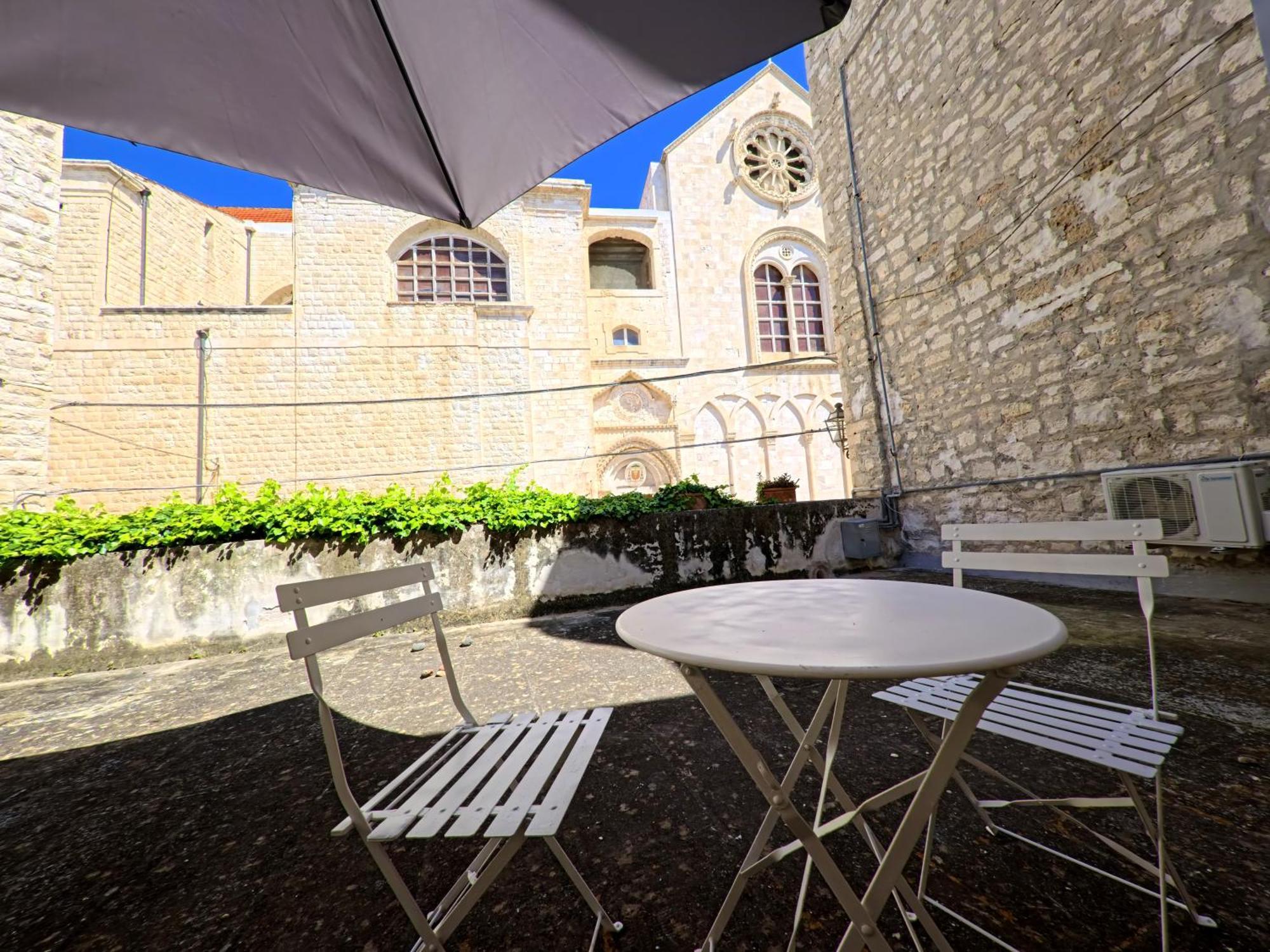 Palazzo Framarino Dei Malatesta - Noble Floor - XIV Century โจวีนัซโซ ภายนอก รูปภาพ