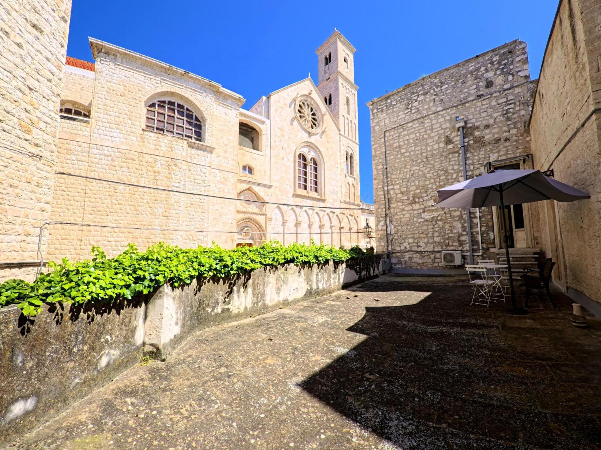 Palazzo Framarino Dei Malatesta - Noble Floor - XIV Century โจวีนัซโซ ภายนอก รูปภาพ